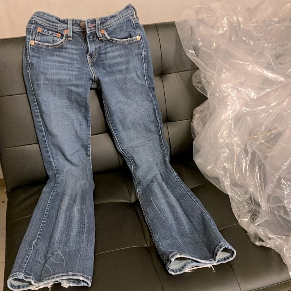 Y2K/90’s style vintage Levi's 518 low rise jeans size 1M
